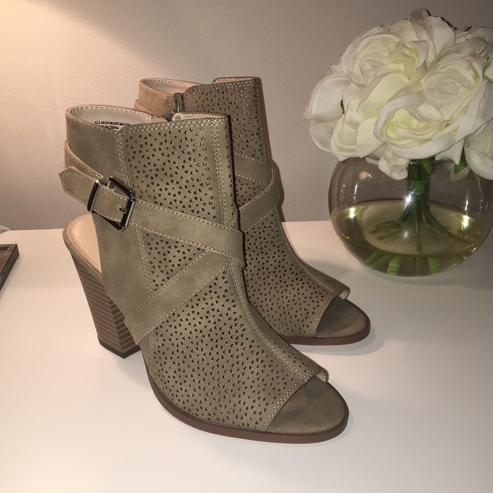 NWT Heeled Boots✨ Sizes: 7.5, 8, & 8.5